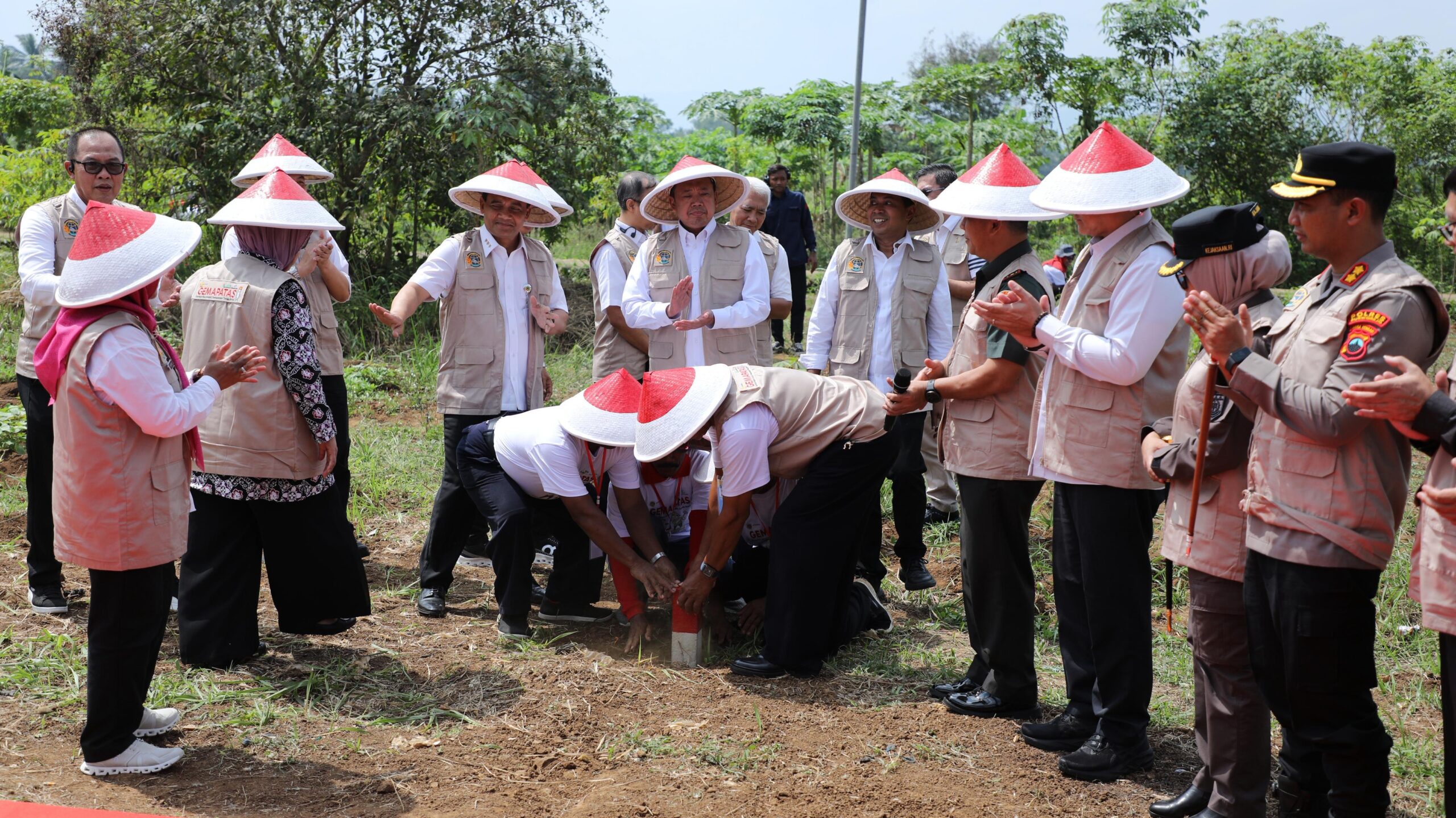 40a6091f-fde5-4ad2-80d0-09df3b0271e5